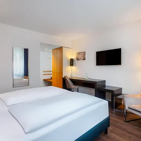 波茨坦温德姆花园酒店 酒店